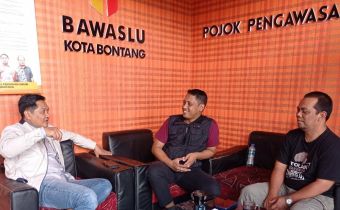 Ebin Marwi Sampaikan Arahan Teknis Pencegahan Pelanggaran di Bawaslu Kota Bontang