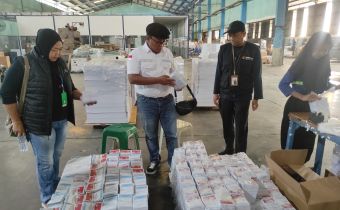 Kawal Proses Cetak dan Sortir Lipat Surat Suara Ulang Untuk Kukar, Wamustofa Hamzah : Jumlah Surat Suara Harus Sama dan Kondisi Baik 