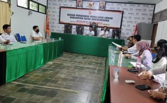 Galeh Akbar Tanjung Berikan Bimtek Kepada Tim Pengawasan Bawaslu Kukar 