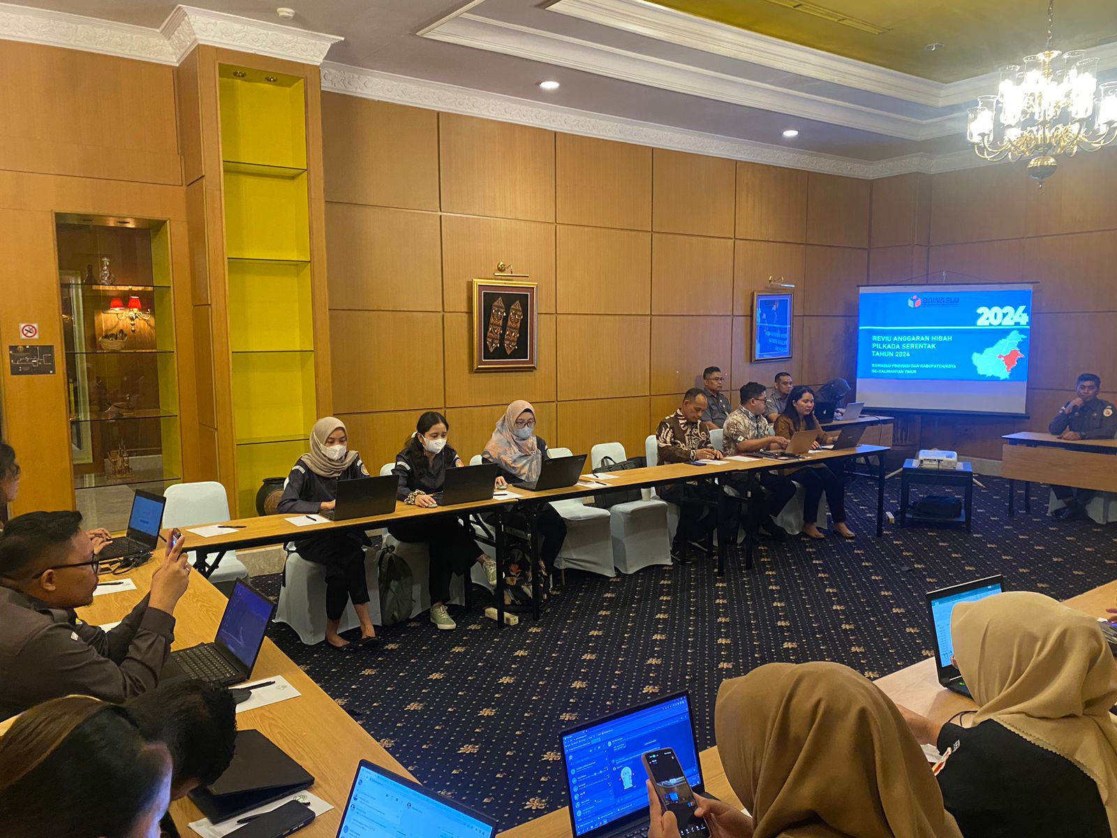 Bawaslu Kaltim Reviu Anggaran Hibah Pilkada Serentak Tahun 2024 