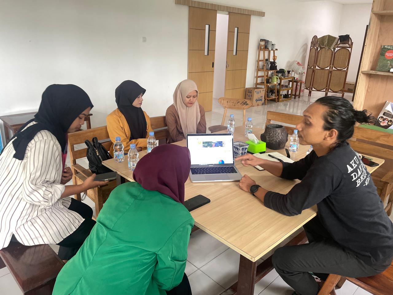  Bawaslu Kaltim Buka Ruang Diskusi Bersama Mahasiswa dari UINSI dan Unmul Samarinda 