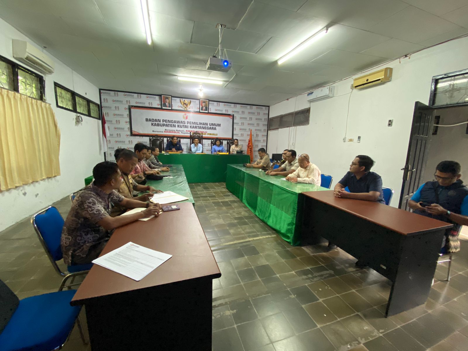 Sentra Gakkumdu Kaltim Memastikan Kesiapan Sentra Gakkumdu Kutai Kartanegara Terhadap Penanganan Pelanggaran Pidana Pemilu 2024 