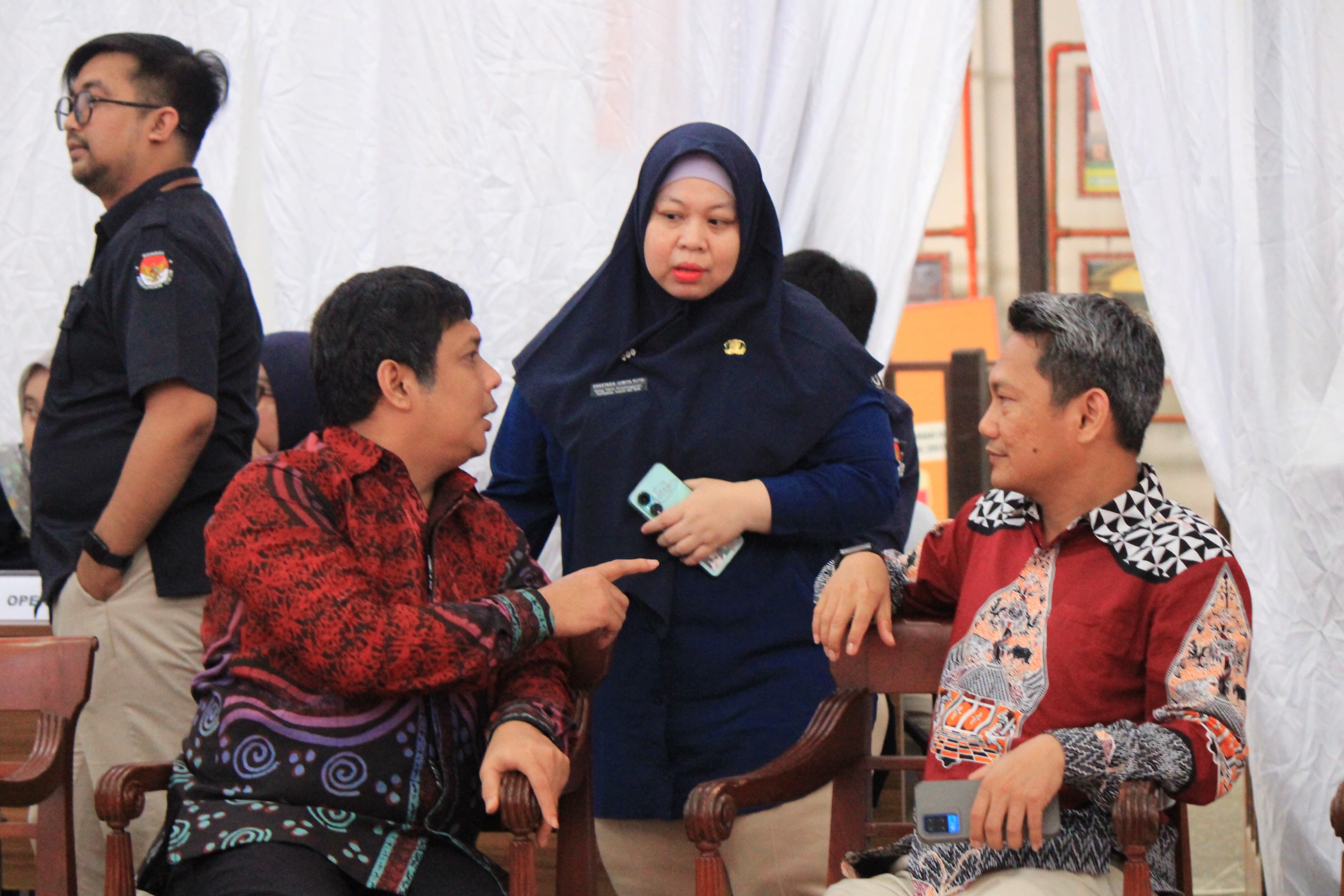 Danny Bunga Awasi Proses Pendaftaran Hari Pertama Bapaslon Gubernur dan Wakil Gubernur Kalimantan Timur 