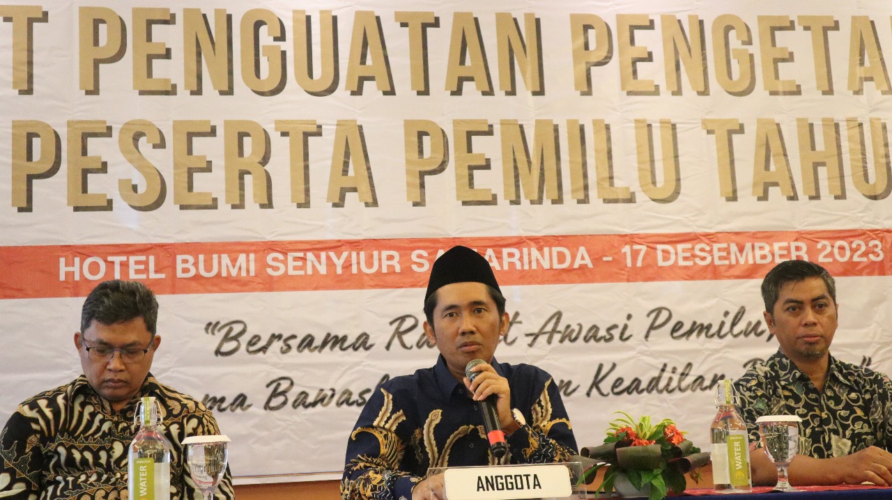 Bawaslu Kaltim Gelar Rapat Penguatan Pengetahuan Saksi Peserta Pemilu Tahun 2024 bersama Partai Politik