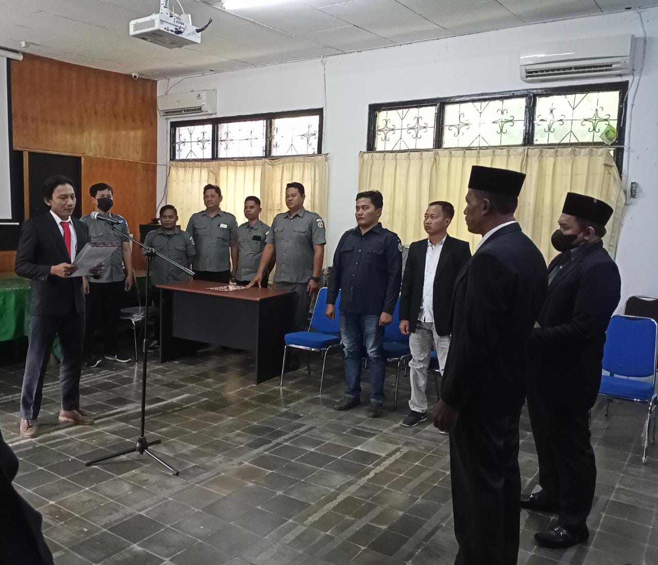 Lantik PAW Panwascam Anggana, Ketua Bawaslu Kaltim Berpesan Jangan Pernah Mundur dari Perjuangan Keadilan Pemilu