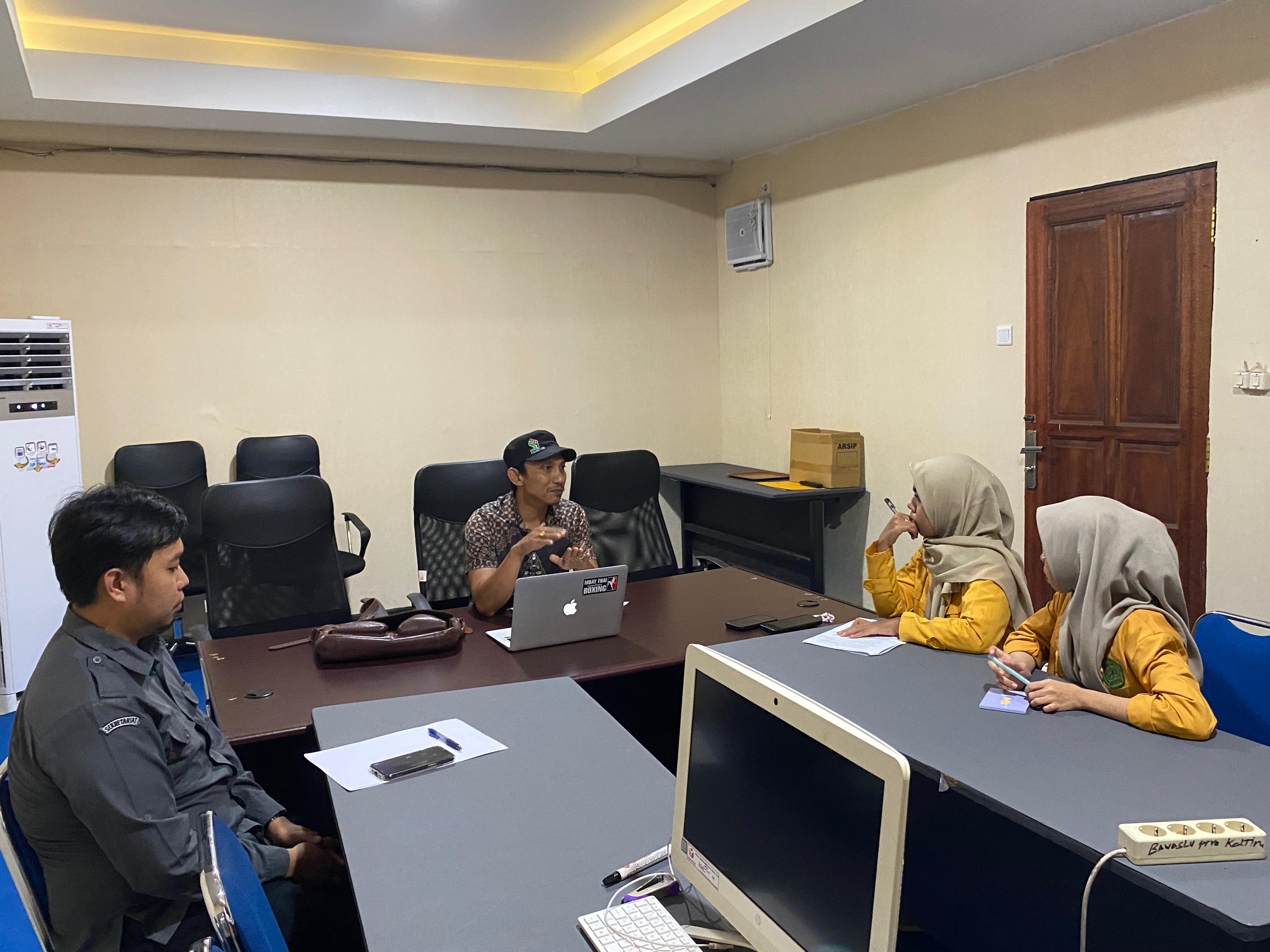 Hari Dermanto Terima Kunjungan Mini Research Mahasiswa Unmul Terkait Partisipasi Masyarakat Dalam Pemilu di Kaltim