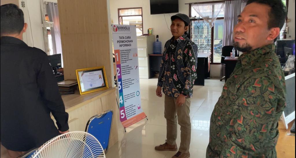Menghadapi Pemilu Serentak Tahun 2024, Ketua Bawaslu Kaltim Tinjau Pelayanan Terpadu Satu Pintu (PTSP) Bawaslu kabupaten Paser