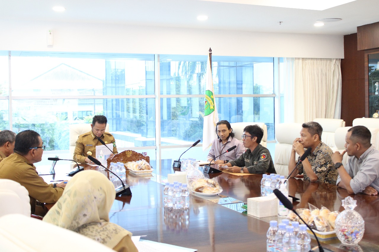 Perkuat Sinergi Jelang PSU, Bawaslu Kaltim Audiensi dengan Gubernur Kaltim