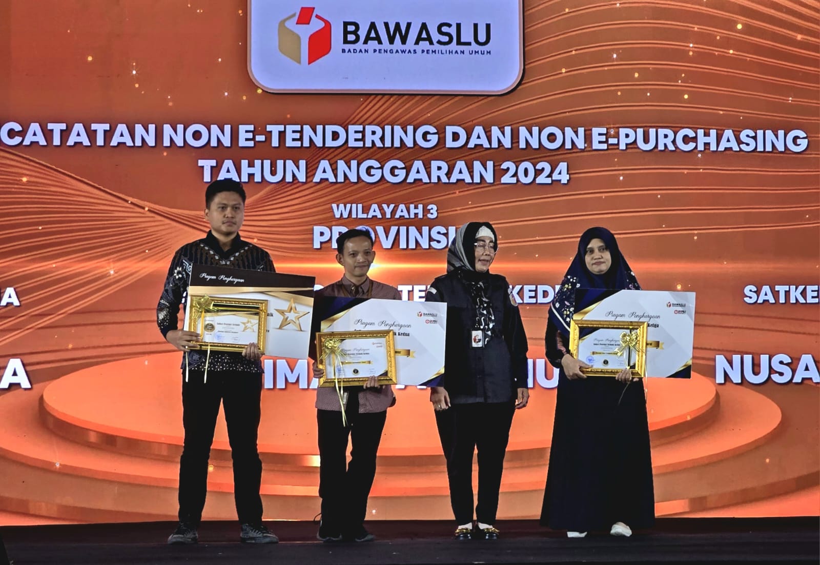 Bawaslu Kaltim Raih Penghargaan Sebagai Satker Provinsi Terbaik Kedua Dalam Kategori Pencatatan Non E-Tendering dan Non E-Purchasing Tahun 2024