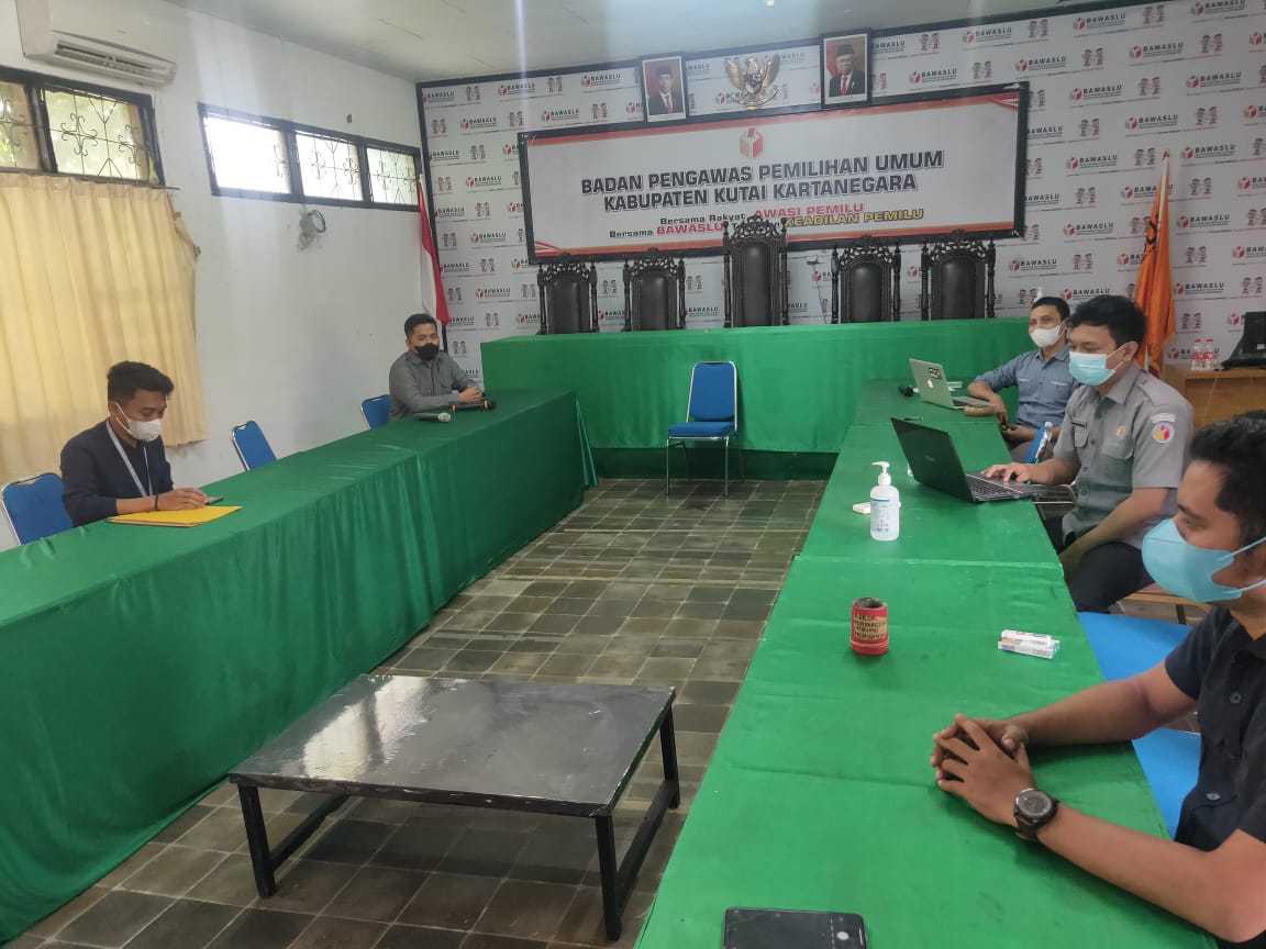 Persiapan Menghadapi Pilkada 2024, Hari Dermanto Lakukan Pembinaan Divisi Penyelesaian Sengketa Bawaslu Kukar 