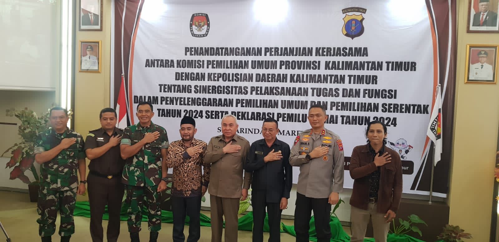 Bawaslu Kaltim Mengikuti Deklarasi Pemilu Damai Tahun 2024 di KPU Kaltim