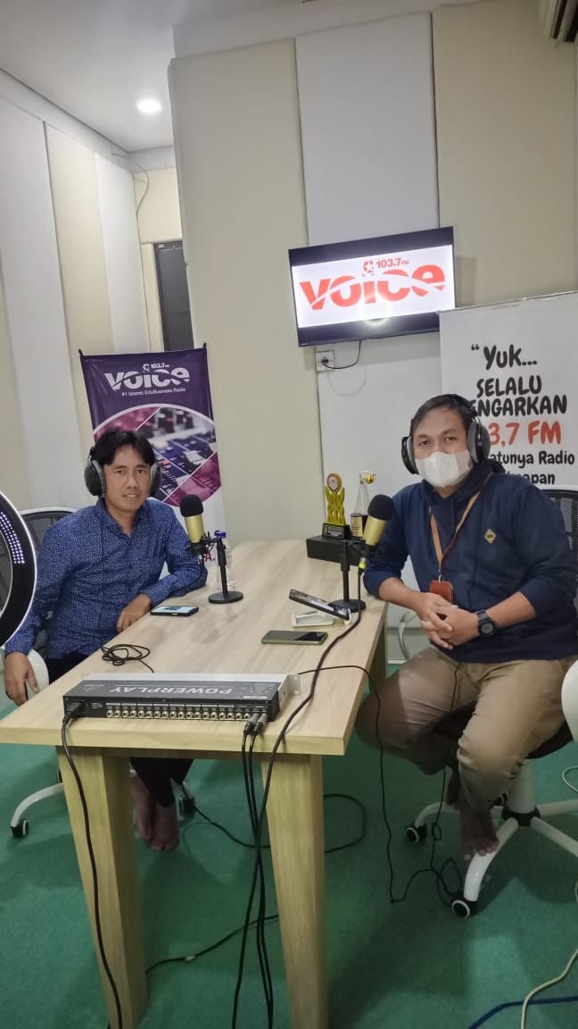 Galeh Akbar Tanjung Jelaskan Seputar Persiapan Pengawasan dan Pencegahan Pelanggaran Pemilu bersama Radio Voice FM Balikpapan 
