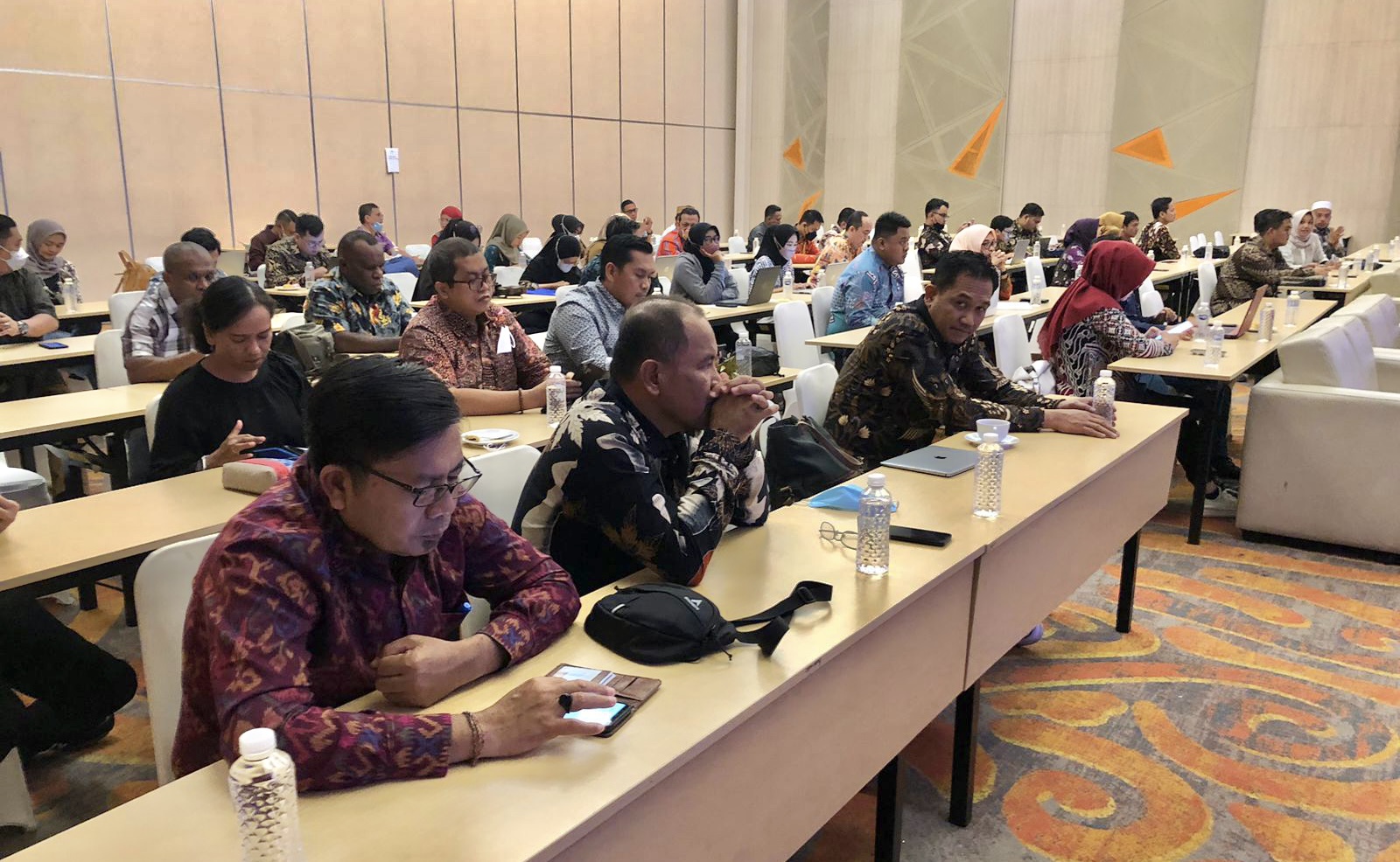 Bawaslu Kaltim mengikuti Rapat Pembahasan Instrumen dan Kategori Penilaian JDIH Bawaslu Awards Tahun 2022