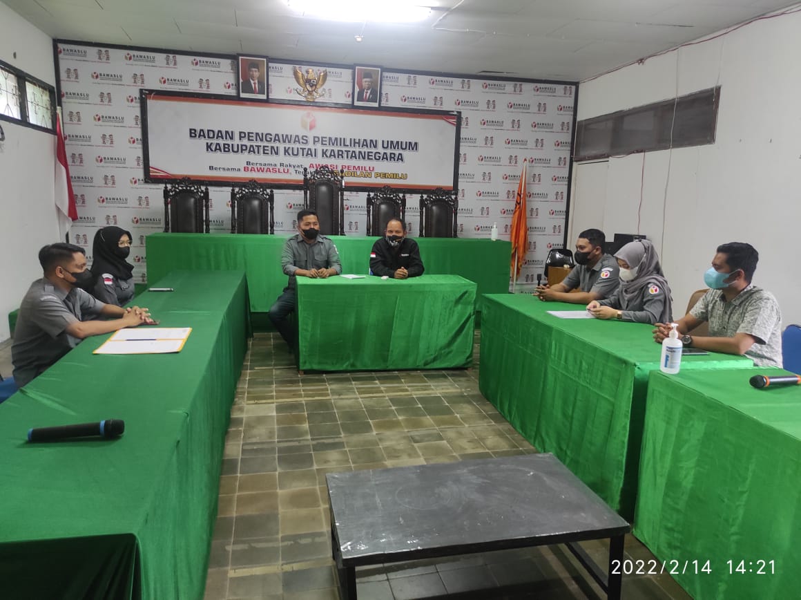 Anggota Bawaslu Kaltim, Muhammad Ramli Melakukan Pembinaan Hukum, Humas Data dan Informasi di Bawaslu Kutai Kartanegara