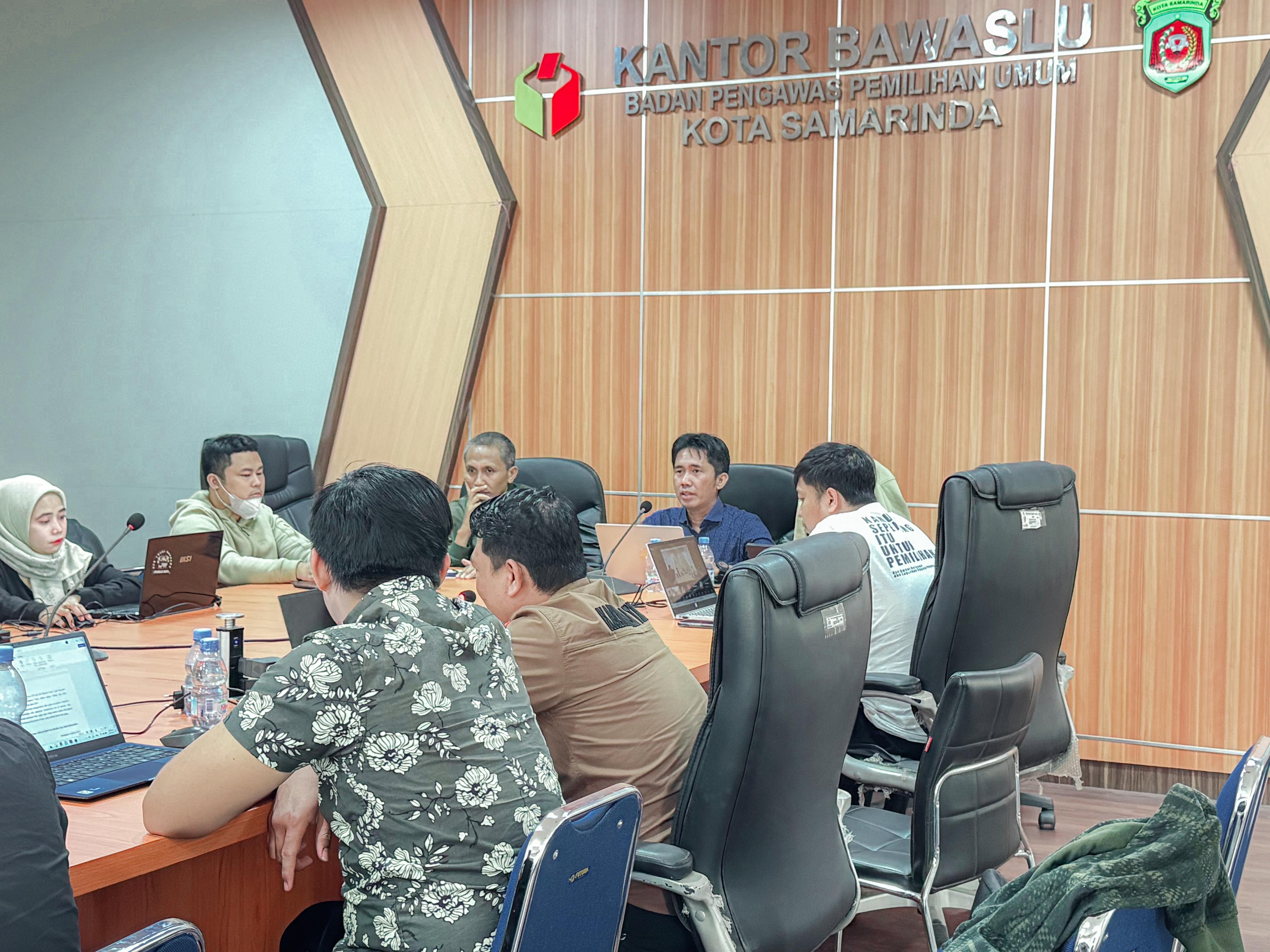Bawaslu Kaltim Lakukan Rapat Konsolidasi Data Hasil Pengawasan Pemilihan Kepala Daerah Tahun 2024