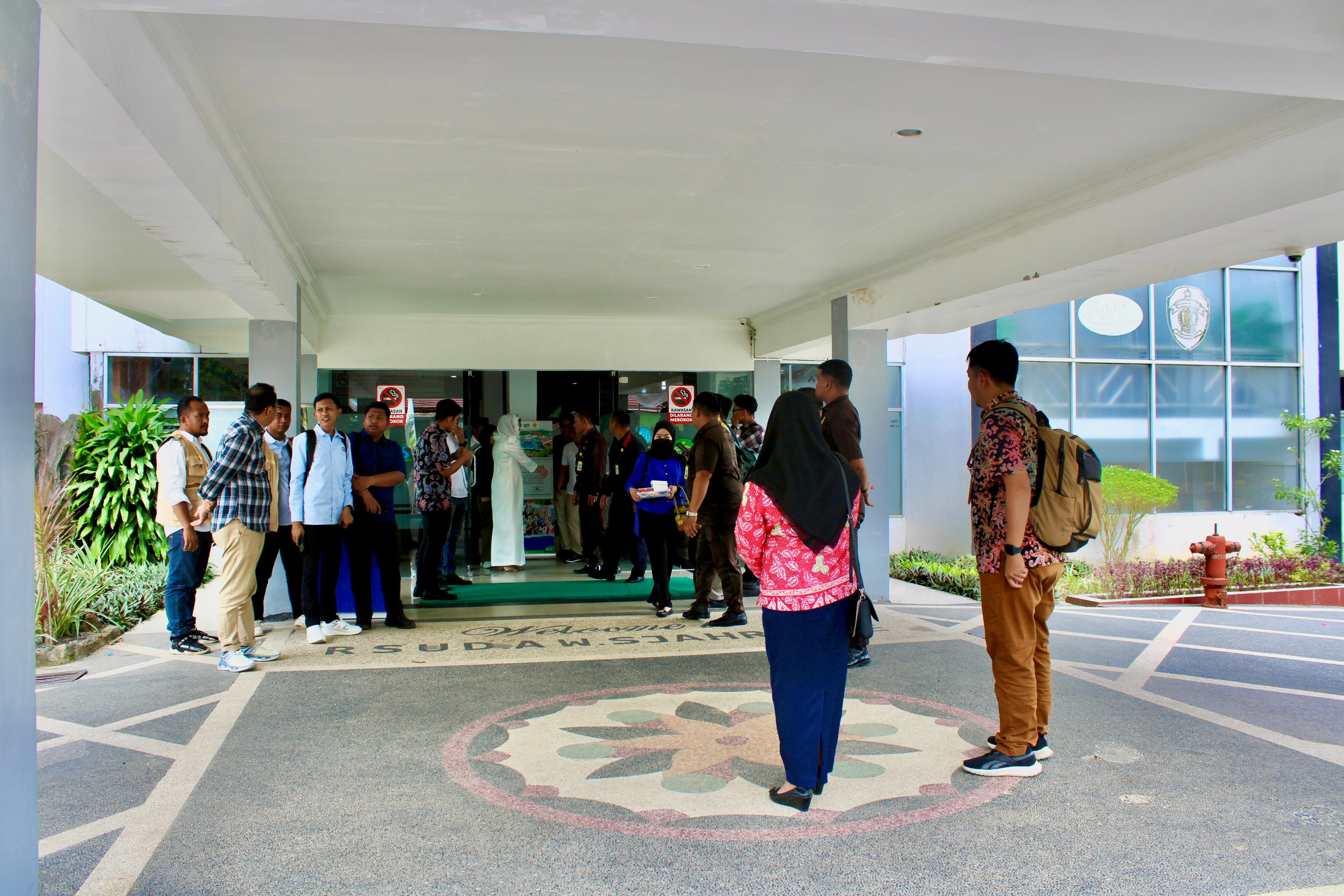 Bawaslu Kaltim Awasi Pemeriksaan Kesehatan Bapaslon Gubernur dan Wakil Gubernur Rudy Mas'ud dan Seno Aji 