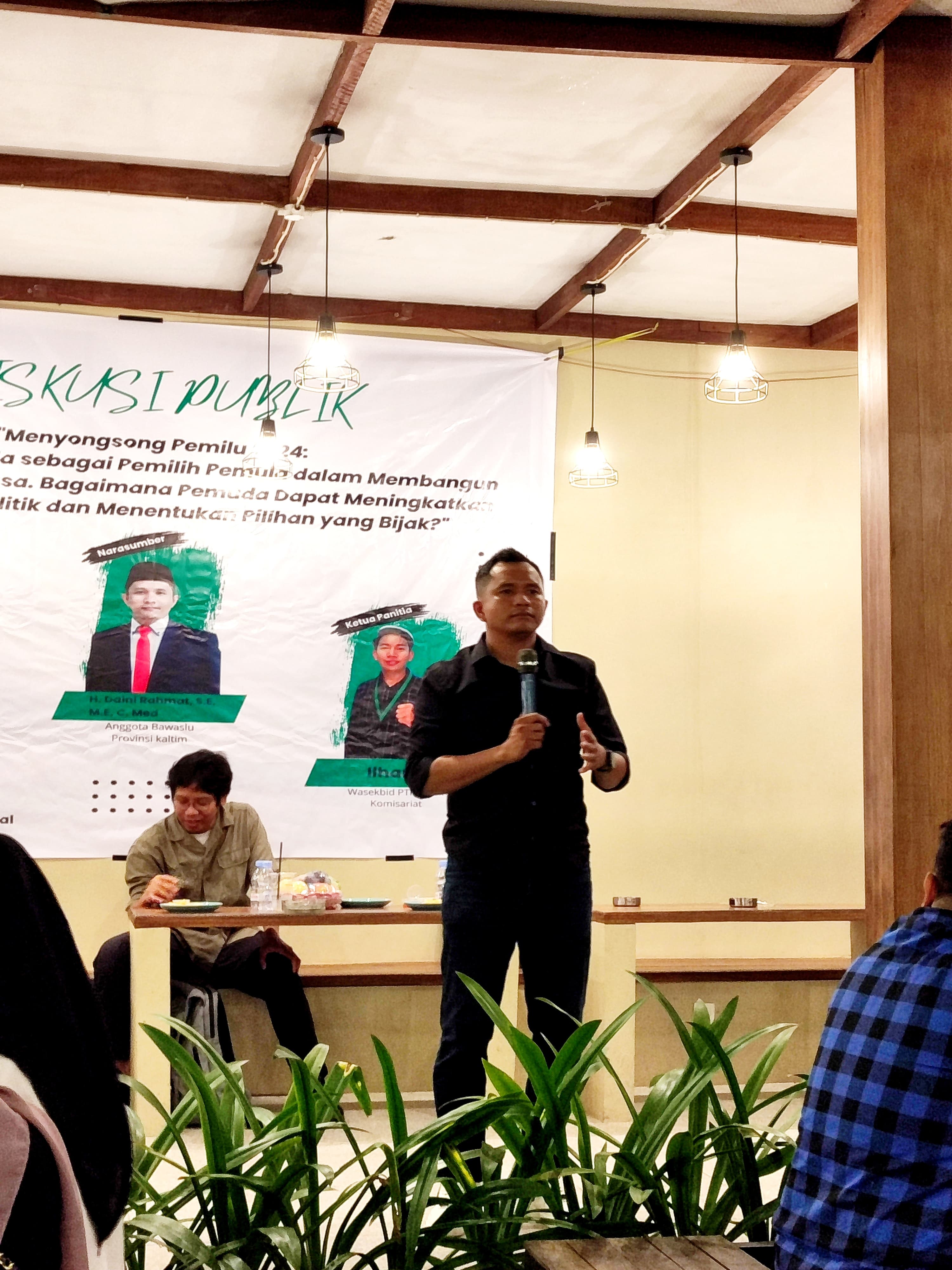 Daini Rahmat Tekankan Peran Krusial Pemilih Pemula Dalam Melawan Money Politics, Hoaks dan Unsur Sara pada Diskusi Publik Bersama HMI 