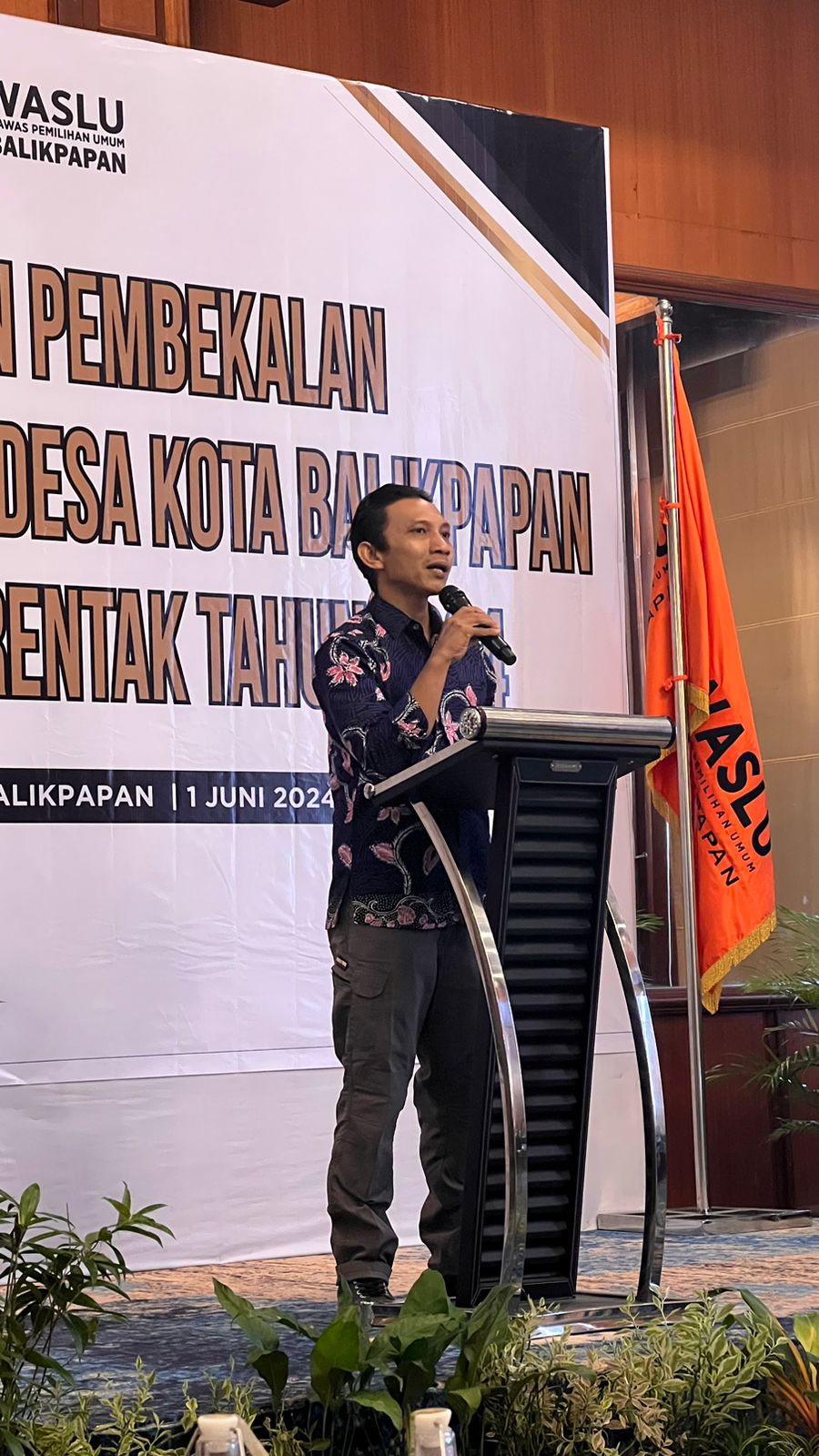 Ketua Bawaslu Kaltim Pertegas Komitmen Ideologis dan Akademis dihadapan PKD Balikpapan Yang Terlantik