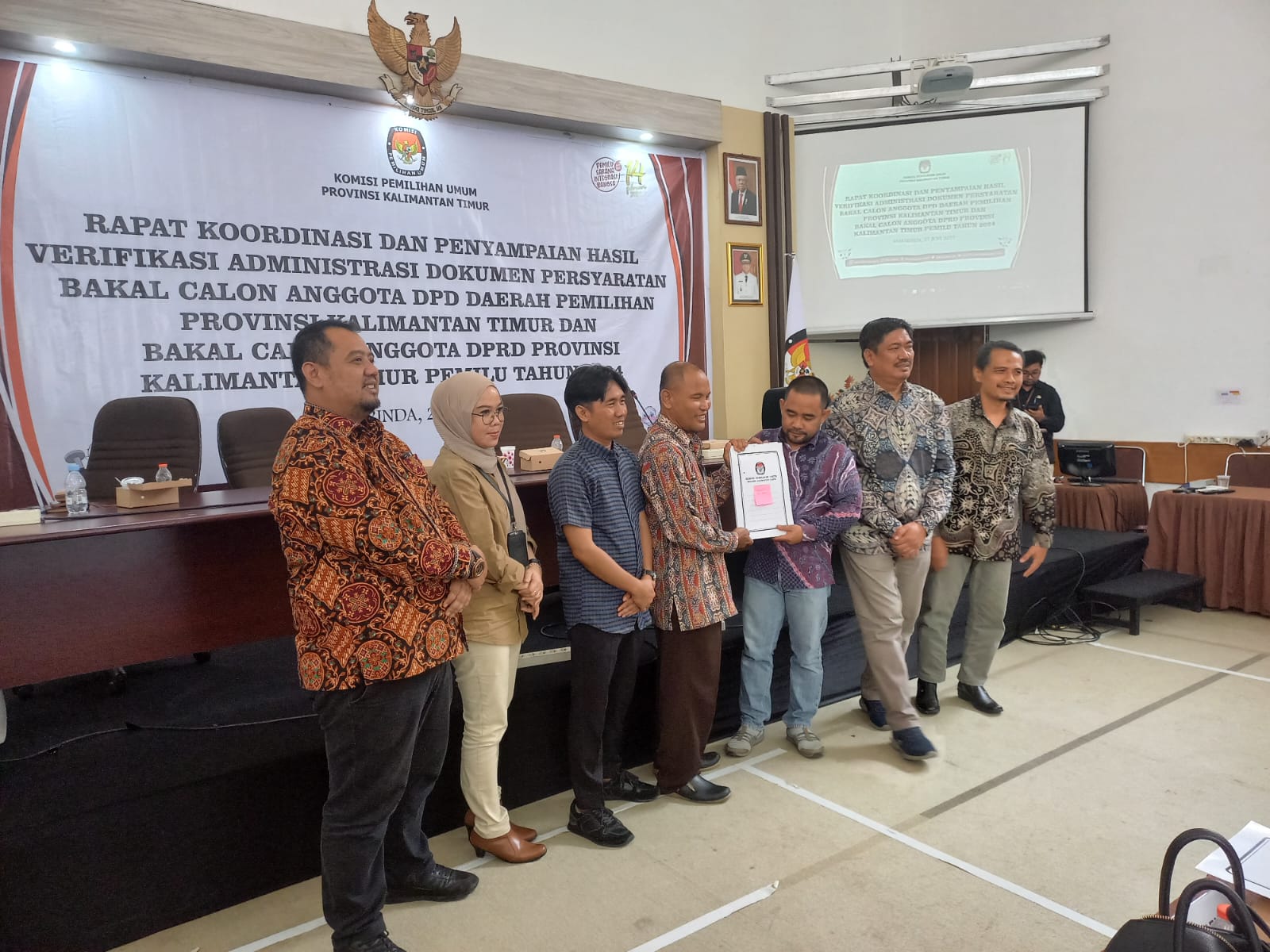 Bawaslu Kaltim Terima Hasil Verifikasi Administrasi Bakal Calon DPD dan Anggota DPRD Provinsi Kaltim