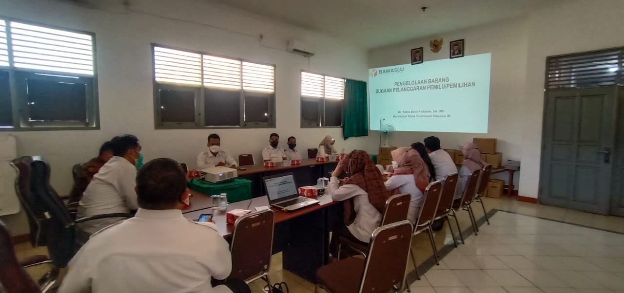 Kunjungan Kerja ke Bawaslu Kota Samarinda, Ebin Marwi Terangkan Proses Pengelolaan Barang Dugaan Penanganan Pelanggaran 