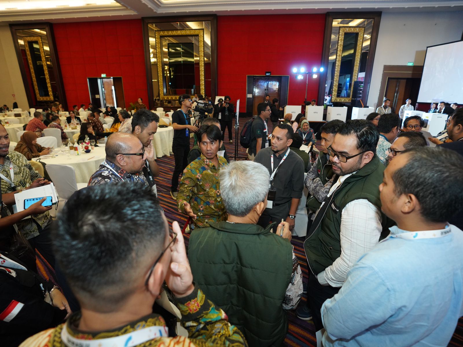  Bawaslu Kaltim terpilih menjadi fasilitator pada simulasi pungut hitung dan pengawasan pungut hitung ke Panwaslu Luar Negri