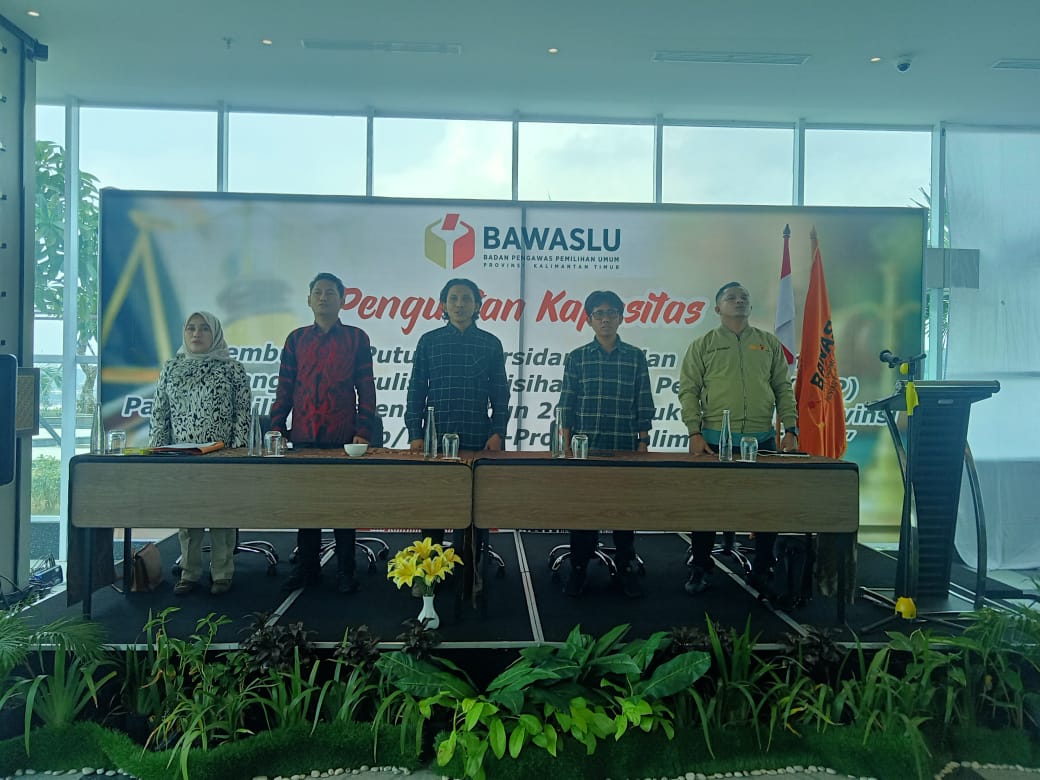 Bawaslu Kaltim Gelar Acara Peningkatan Kapasitas Pembuatan Putusan Persidangan dan Penyusunan Keterangan Tertulis Persilisihan Hasil Pemilihan 