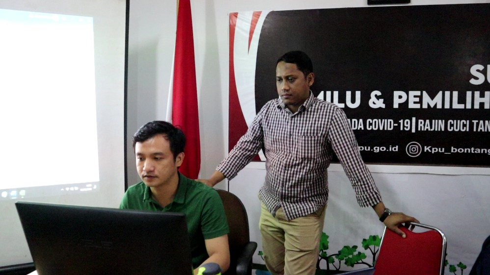 Bawaslu Bontang Lakukan Pengawasan Melekat pada Vermin Terhadap Surat Pernyataan Dugaan Keanggotaan Ganda dan Keanggotaan yang Berpotensi Belum Memenuhi Syarat dari Parpol 