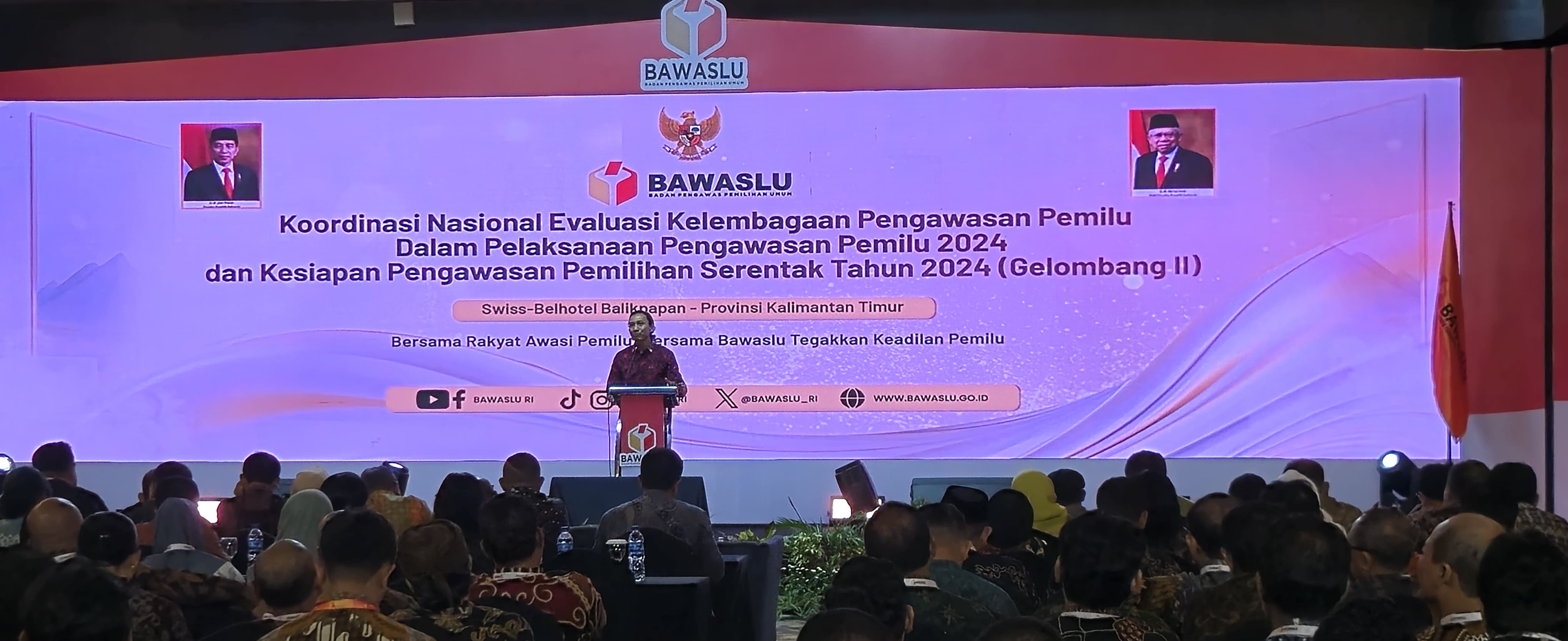  Rakornas Evaluasi Kelembagaan Pengawas Pemilu dan Pengawasan Pemilihan Serentak Tahun 2024 di Balikpapan