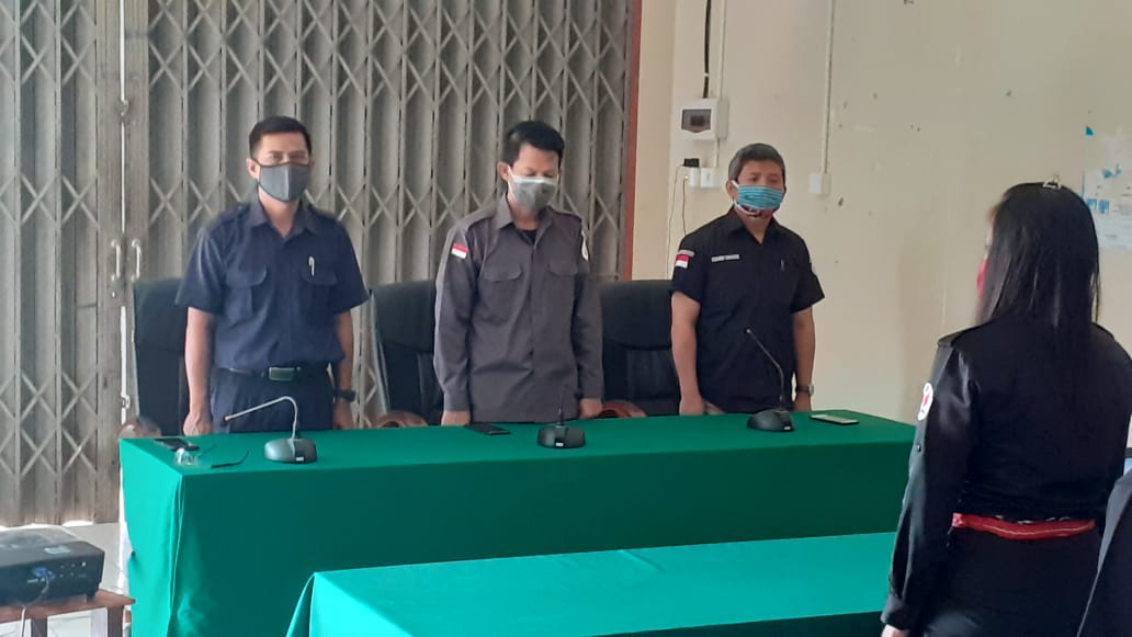 Dalam Upaya Peningkatan SDM di Bawaslu Kubar, Saipul Ingatkan Selalu Terapkan Protokol Covid-19.