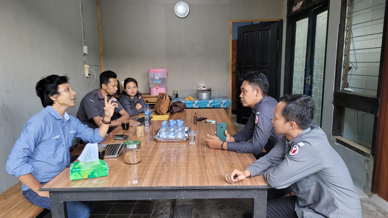 Kunjungan Kerja Lanjutan : Hari Dermanto Lakukan Penyempurnaan Format Dokumen Syarat Formil dan Materil Permohonan Sengketa Proses Pemilu Â 