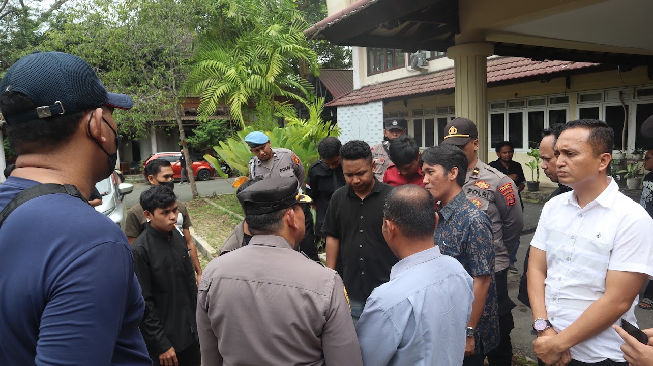 Bawaslu Kaltim Terima Aksi Mahasiswa Terkait Dugaan Gratifikasi Verifikasi Partai Politik Oknum Komisioner KPU Kukar