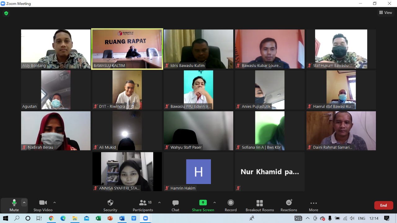 Bawaslu se-Kaltim Evaluasi dan Presentasi Legal Opinion Seputar Isu Pemilu dan Pemilihan Tahun 2024