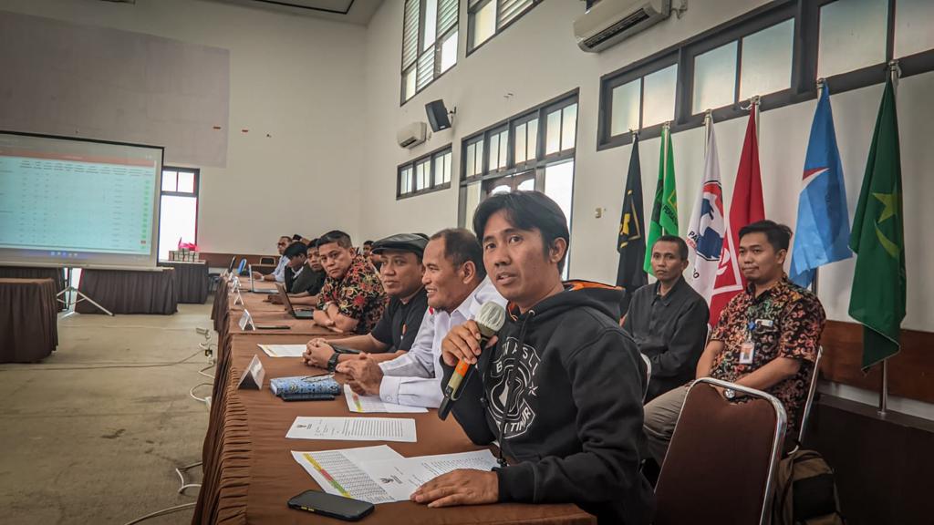 Bawaslu Kaltim Lakukan Pengawasan Rekapitulasi Hasil Verifikasi Administrasi Perbaikan Kedua Bakal Calon DPD