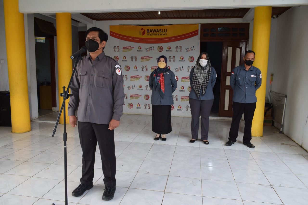 Kunjungi Bawaslu Berau, Ebin Marwi Pastikan Pengelolaan Barang Dugaan Pelanggaran di Bawaslu Berau Sudah Sesuai Surat Edaran No 6 Tahun 2021