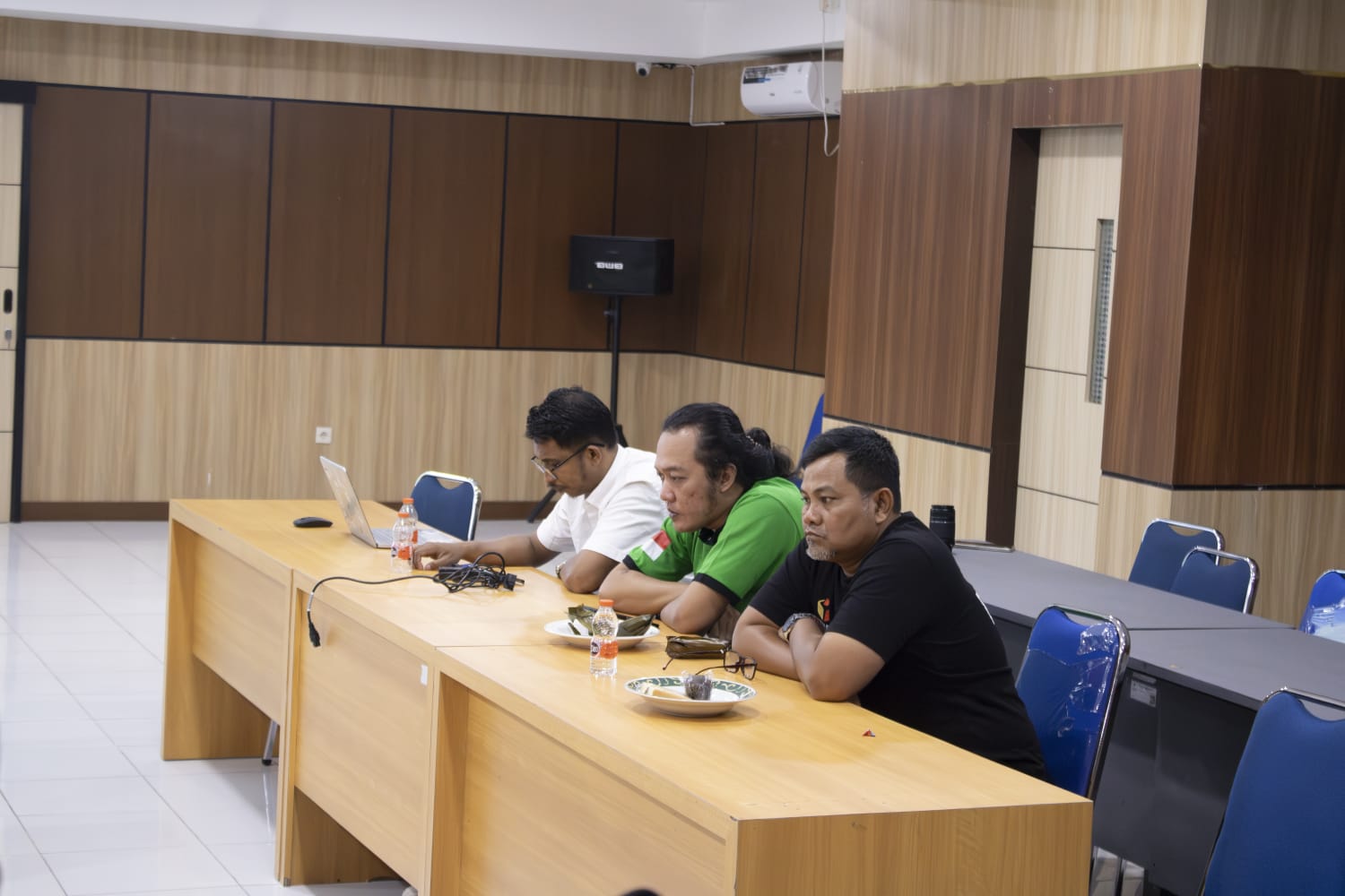 Jajaran Staf Sekretariat