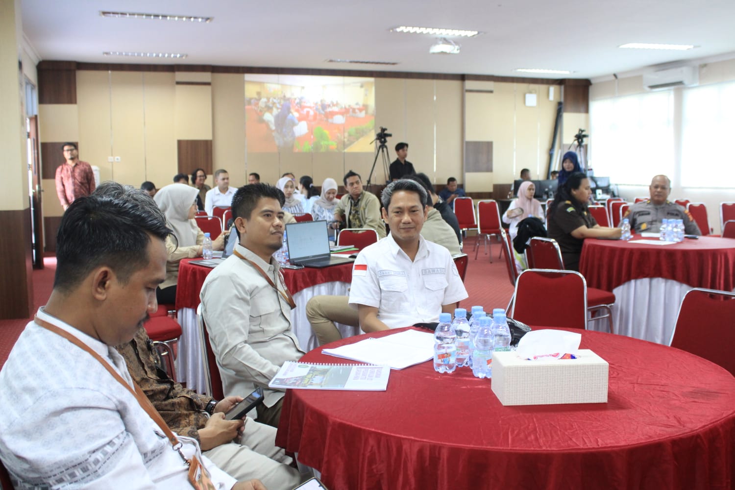 Danny Bunga Bersama Undangan Lainnya