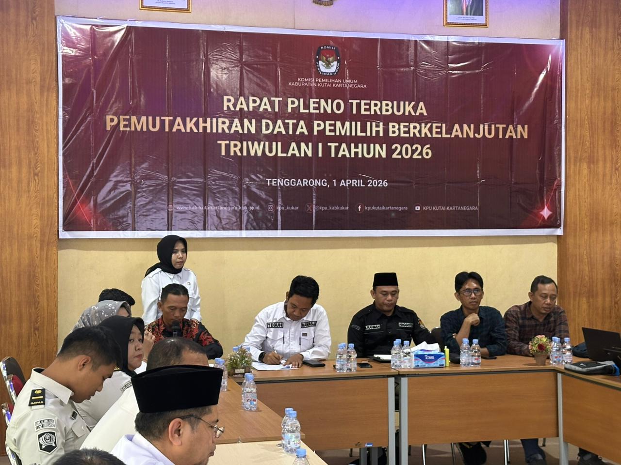 Rapat Pleno Terbuka Rekapitulasi Pemutakhiran Data Pemilih Berkelanjutan (PDPB) Triwulan I Tahun 2026 yang digelar di Kabupaten Kutai Kartanegara, Rabu (1/4/2026).