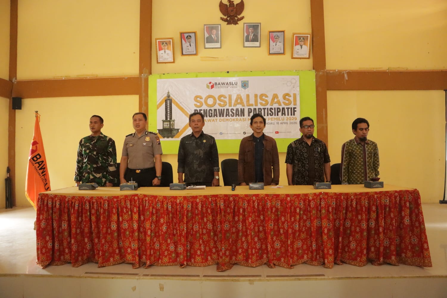 Hari Dermanto bersama Forkopimcam dan Jajaran Bawaslu Paser