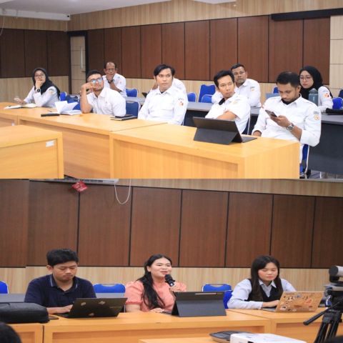 Diskusi dengan Mahasiswa