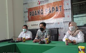 Ebin Lakukan Pembinaan Pengelolaan Barang Dugaan Pelanggaran di Bawaslu Kutai Barat