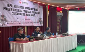 Jelang Akhir Tahapan Coklit, Hari Dermanto Wajibkan Panwas Kubar Untuk Record Data Hasil Pengawasan 