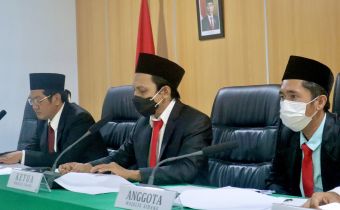 Bawaslu Kaltim Bacakan Putusan Delapan Dugaan Pelanggaran Administrasi Pemilu 2024 