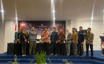 Bawaslu Kaltim Hadiri Rapat Pleno DPS Pada Pemilihan Serentak Tahun 2024 di Kabupaten Paser 