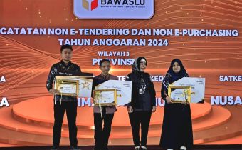 Bawaslu Kaltim Raih Penghargaan Sebagai Satker Provinsi Terbaik Kedua Dalam Kategori Pencatatan Non E-Tendering dan Non E-Purchasing Tahun 2024