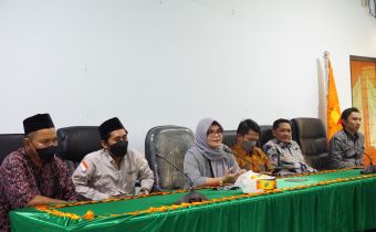 Kunjungi Bawaslu Kaltim, Lolly Suhenty : Jangan Kaget, Biasa Saja