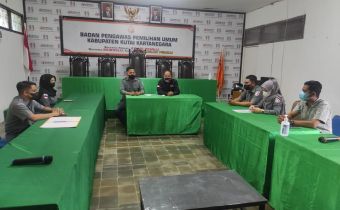 Anggota Bawaslu Kaltim, Muhammad Ramli Melakukan Pembinaan Hukum, Humas Data dan Informasi di Bawaslu Kutai Kartanegara