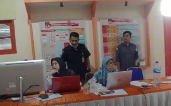 Tahapan Verifikasi Administrasi, Bawaslu Kabupaten Paser Lakukan Pengawasan Hingga Dini Hari