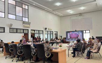 Bawaslu Kaltim Kawal Akurasi Data Pemilih : Galeh Akbar Tanjung Hadiri Rapat Pleno Terbuka Rekapitulasi PDPB Semester I Tahun 2025