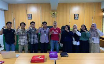 Hari Dermanto berdiskusi Bentuk Diskriminasi Perempuan pada  Pemilu 2024 bersama Mahasiswa