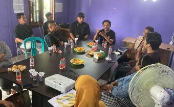 Jelang Pilkada Serentak, Ketua Bawaslu Kaltim Berikan Penguatan Kapasitas Bagi Panwascam Teluk Bayur